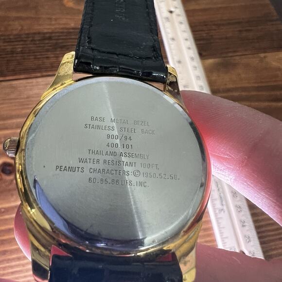 VTG Armitron Peanuts Characters watch GoldTone Black Leather Strap Needs Battery - Picture 6 of 16